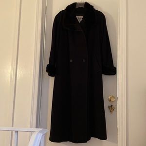 J. Percy for Marvin Richards Beautiful Full Length Black Coat size 12.
